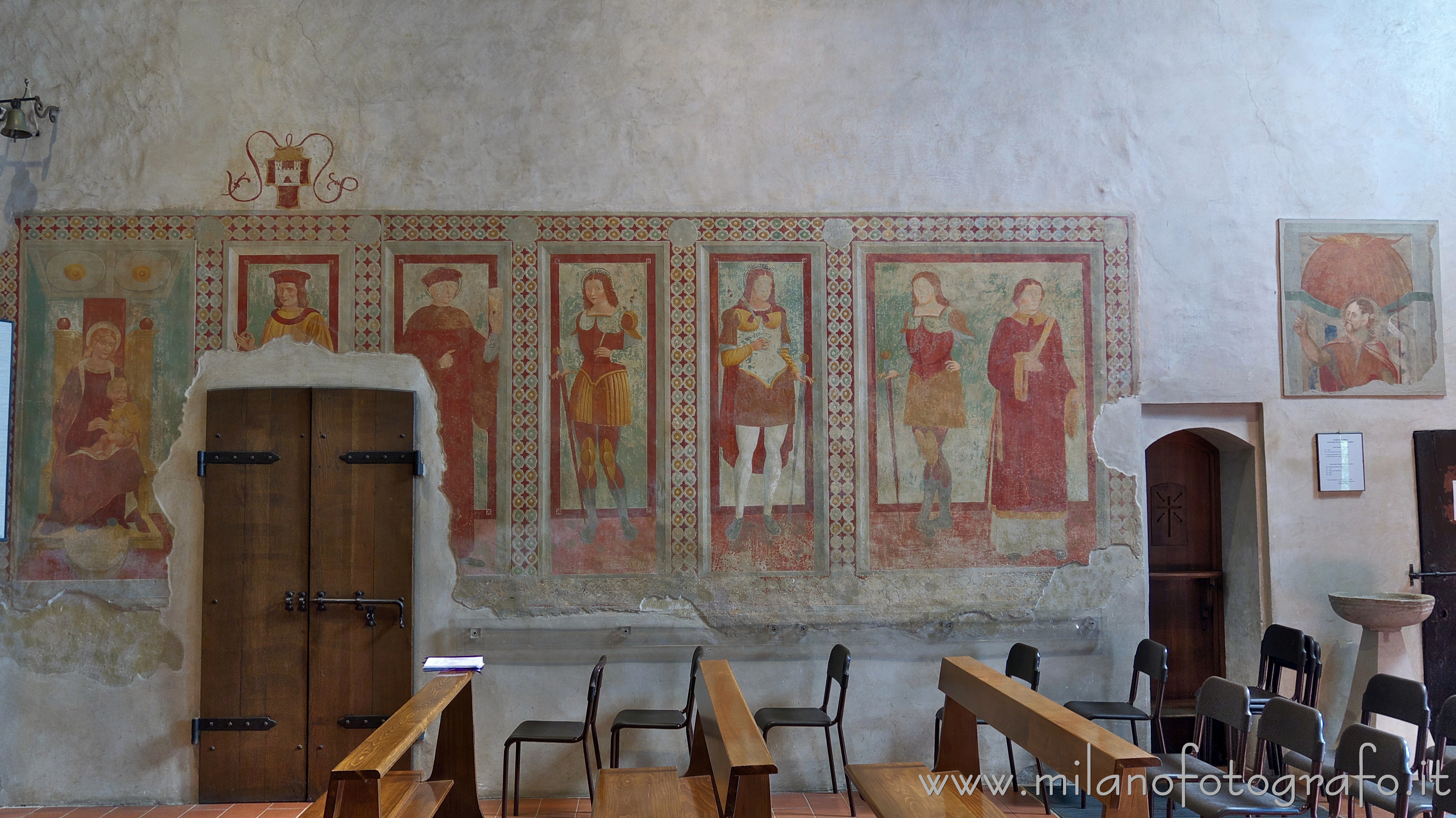 Cogliate (Milano) - Parete interna destra nella Chiesa di San Damiano